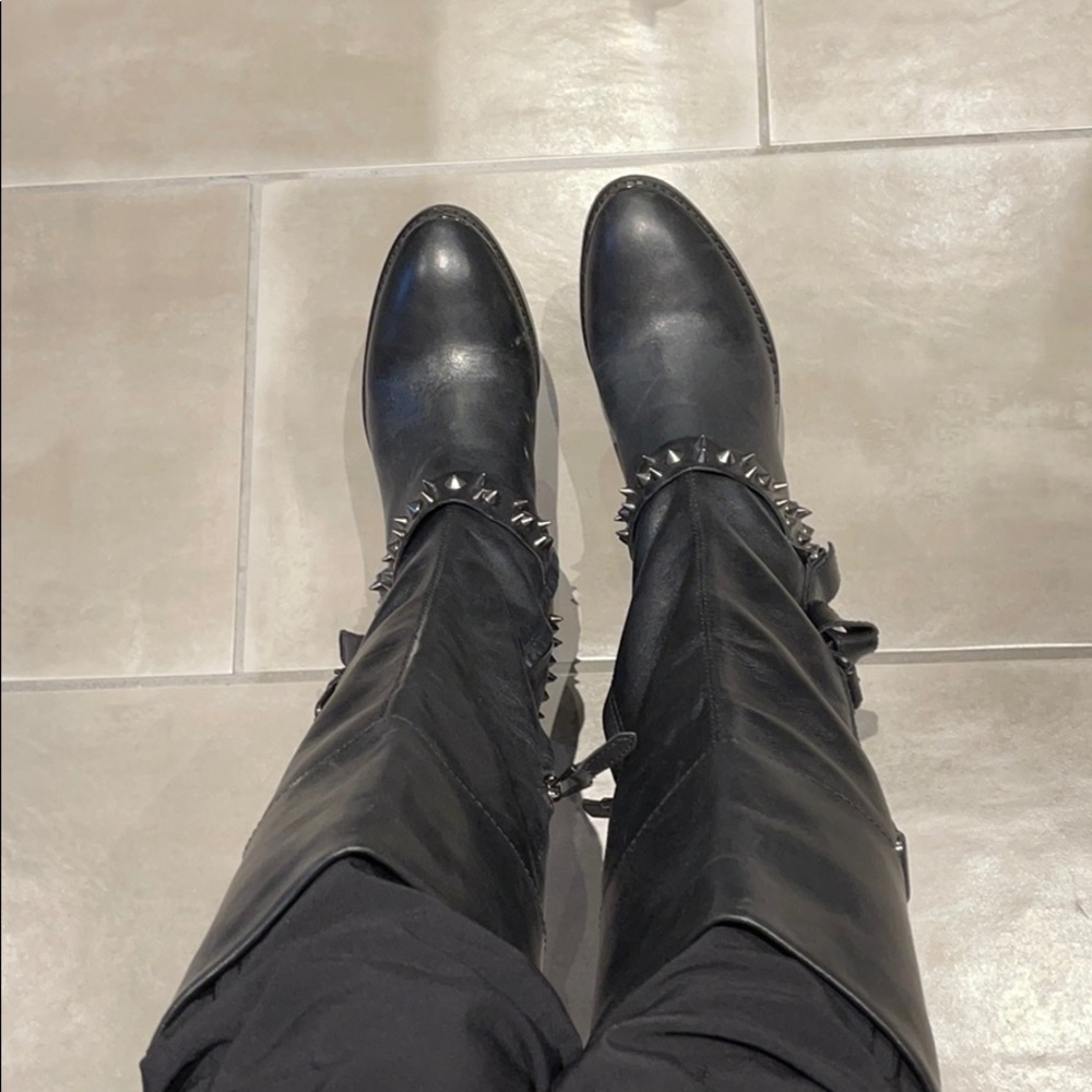 Boots - Picture 6 of 7